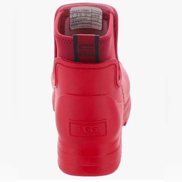 UGG♥️Bright Red ♥️ 🍒 Waterproof Boots Size 10 - Picture 7 of 9
